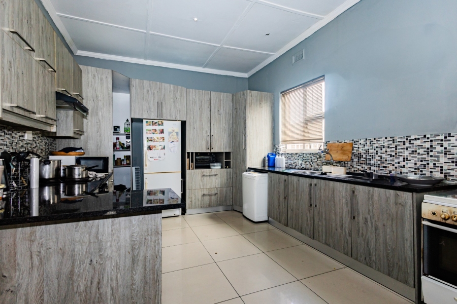 5 Bedroom Property for Sale in Parow Valley Western Cape